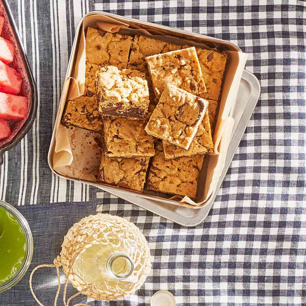 chocolate-chip streusel brownies