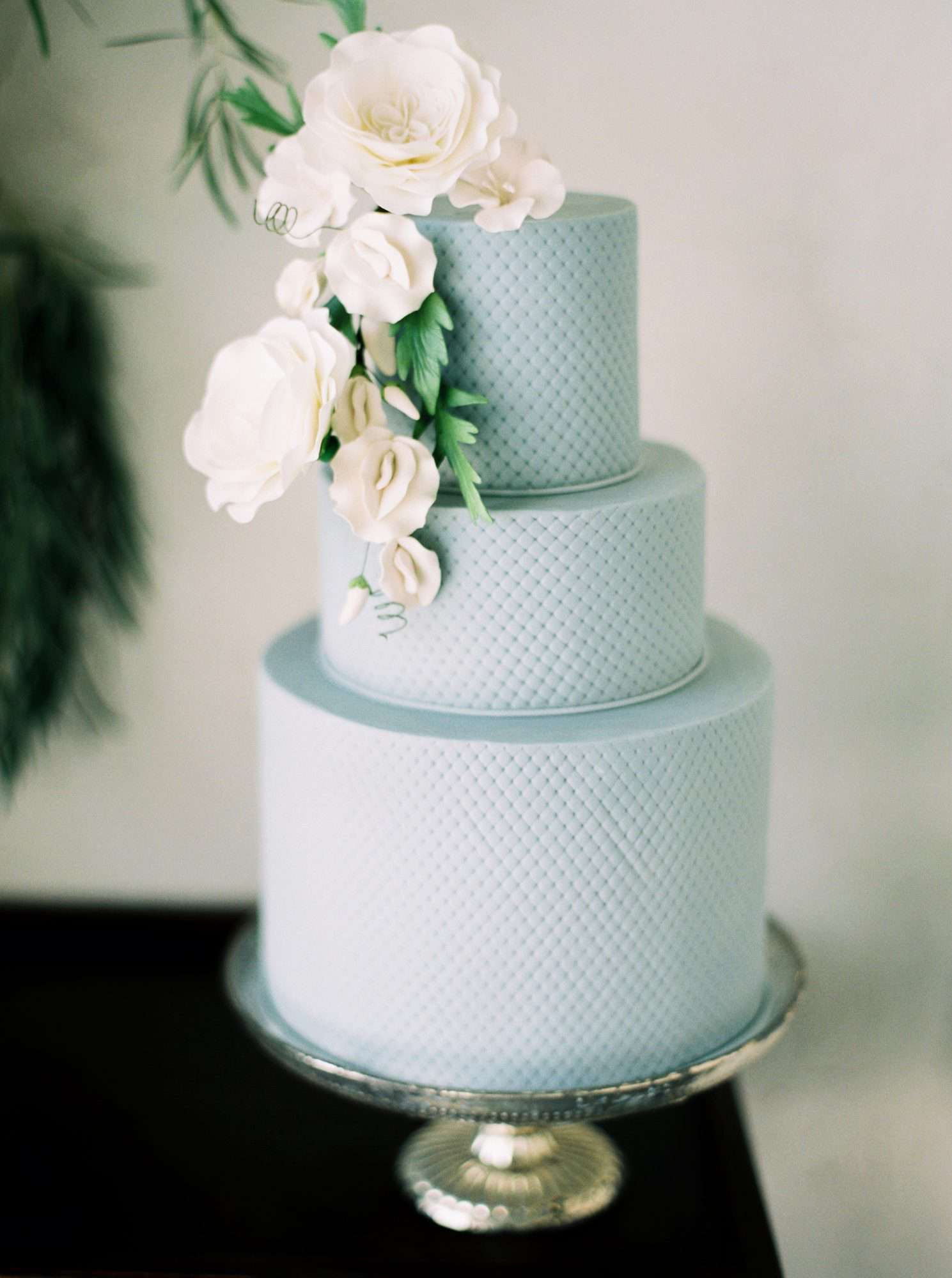 textured wedding cakes