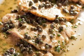 martha-cooking-school-sauteing-chicken-piccata-cs2006-0169.jpg