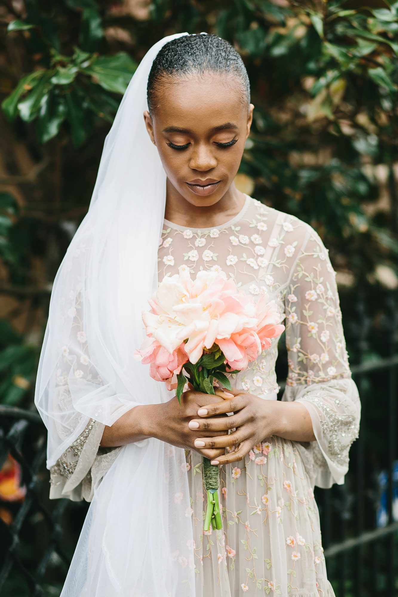 lola quinlan elopement bouquet peony bride