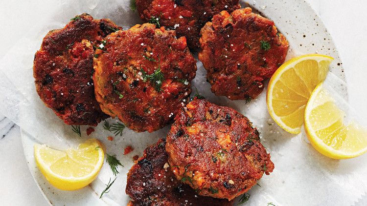 salmon-cakes-235-d112659.jpg