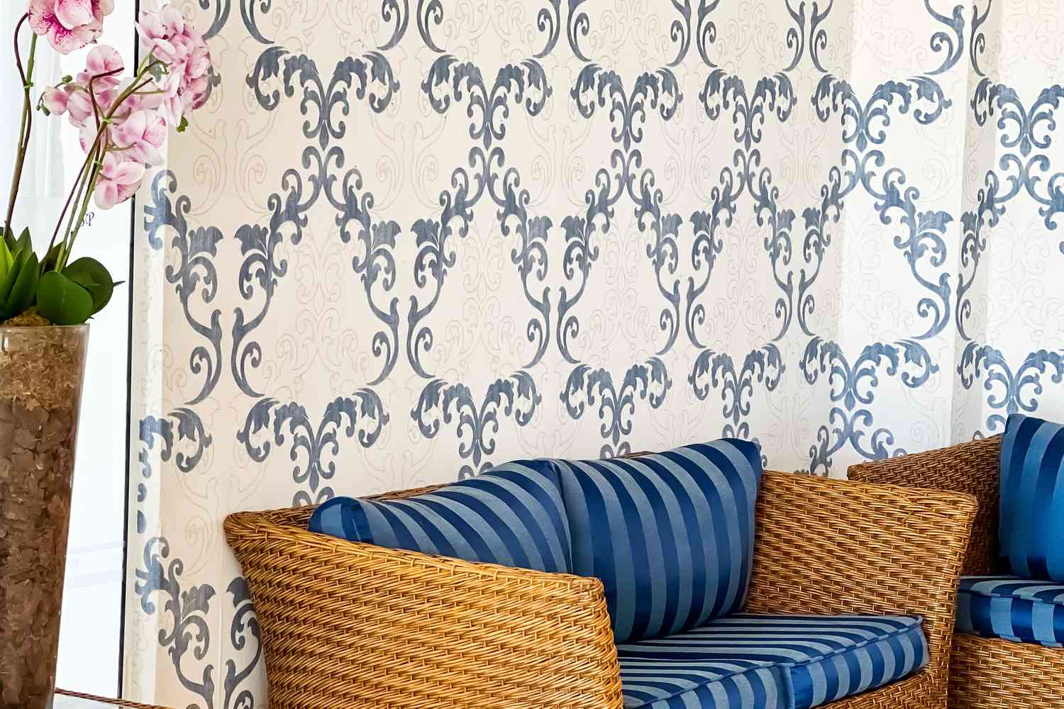 Wallpaper in living room