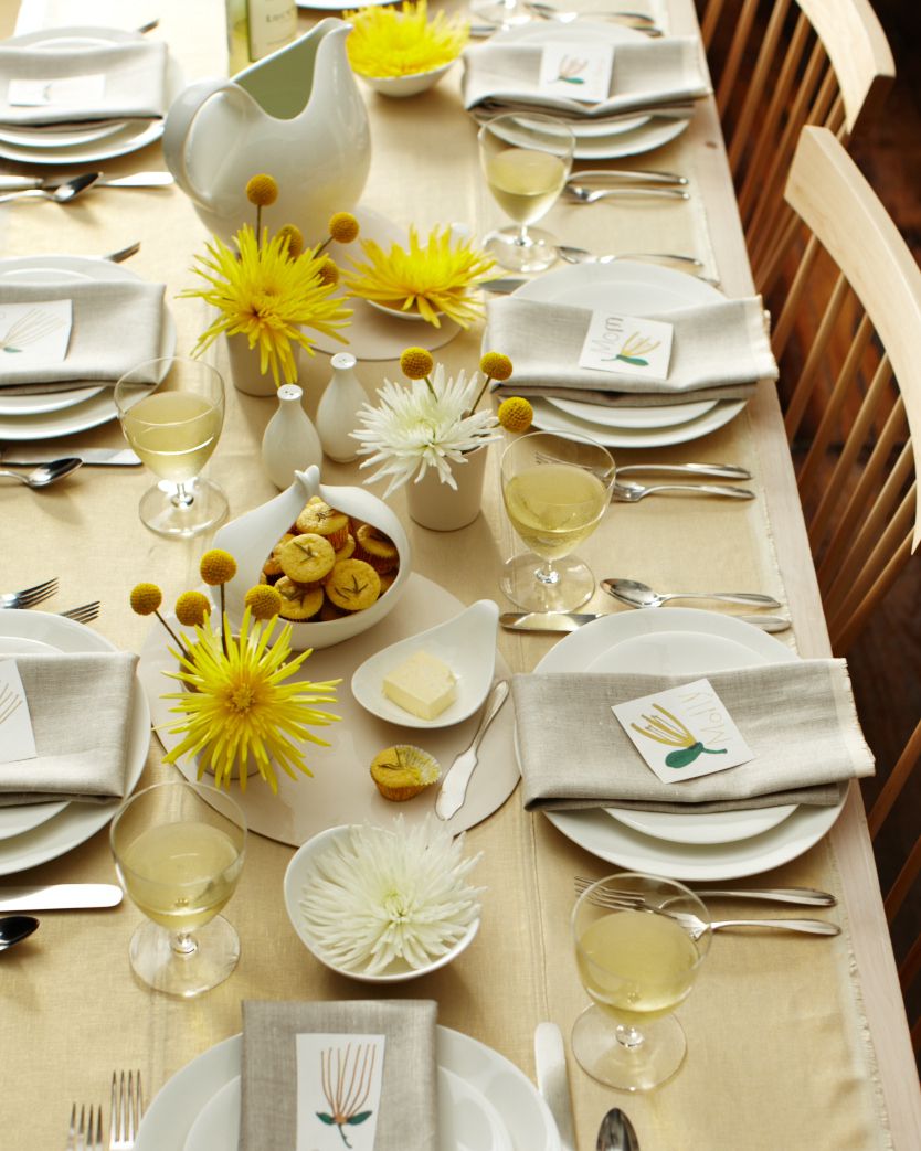 bright yellow Thanksgiving table