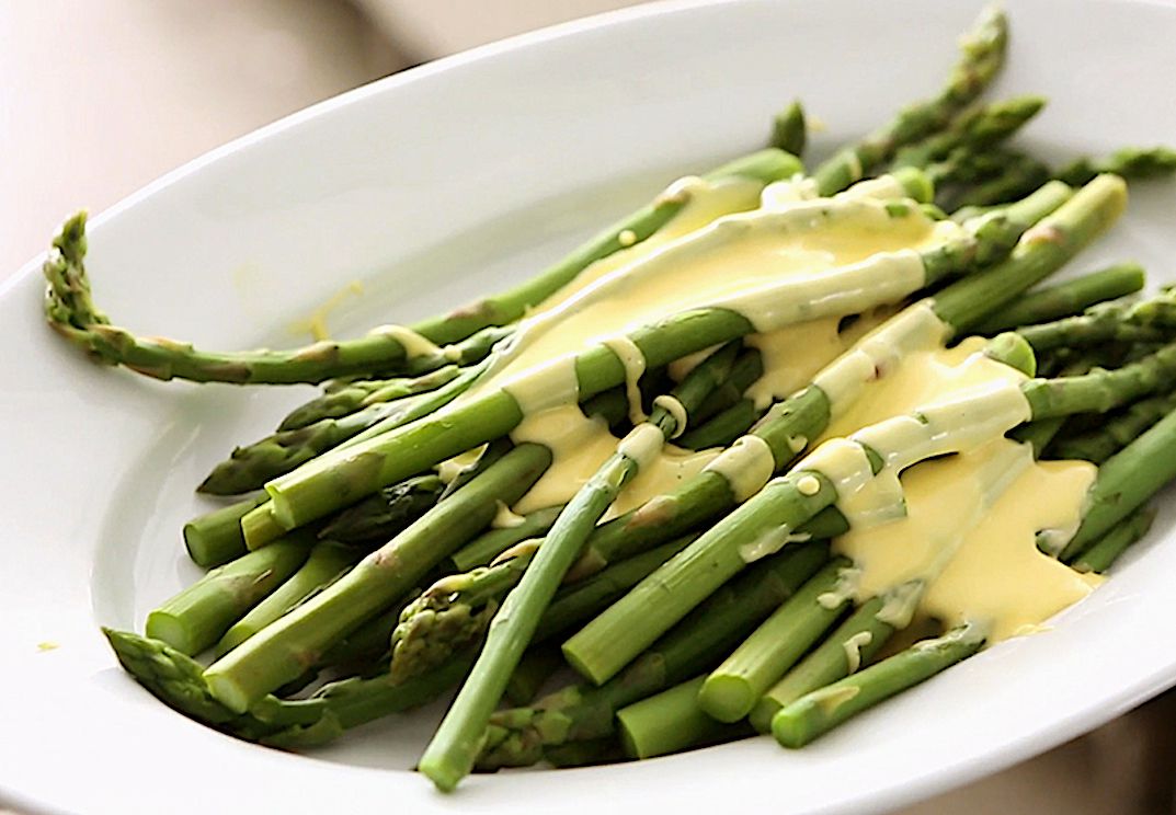 asparagus with hollandaise sauce