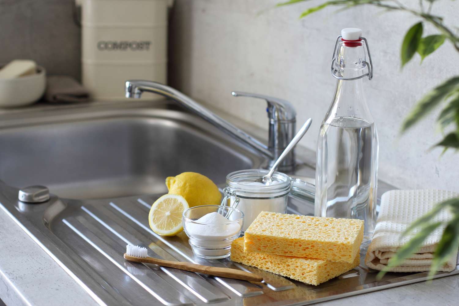 Glassware Cleaner with lemon