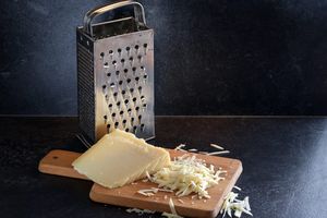 box cheese grater with cheese block