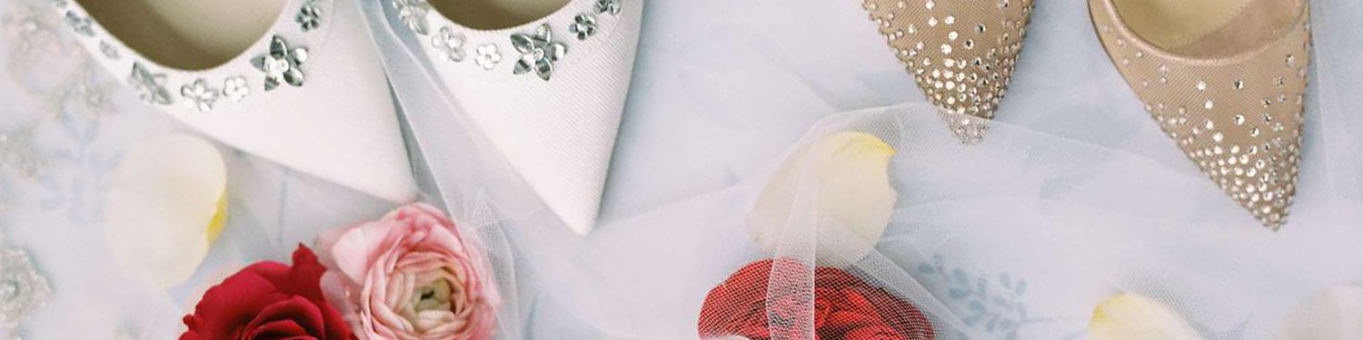 decorvow Weddings: Dresses & Style banner - shoes