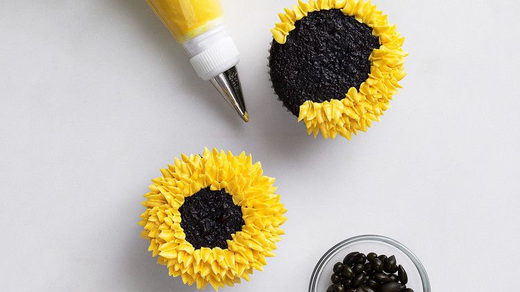 Sunflower cupcakes