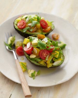 avocado-pepper-tomatoes-bd108052.jpg