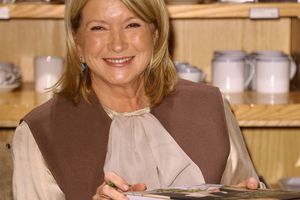 decorvow signs copies of her book