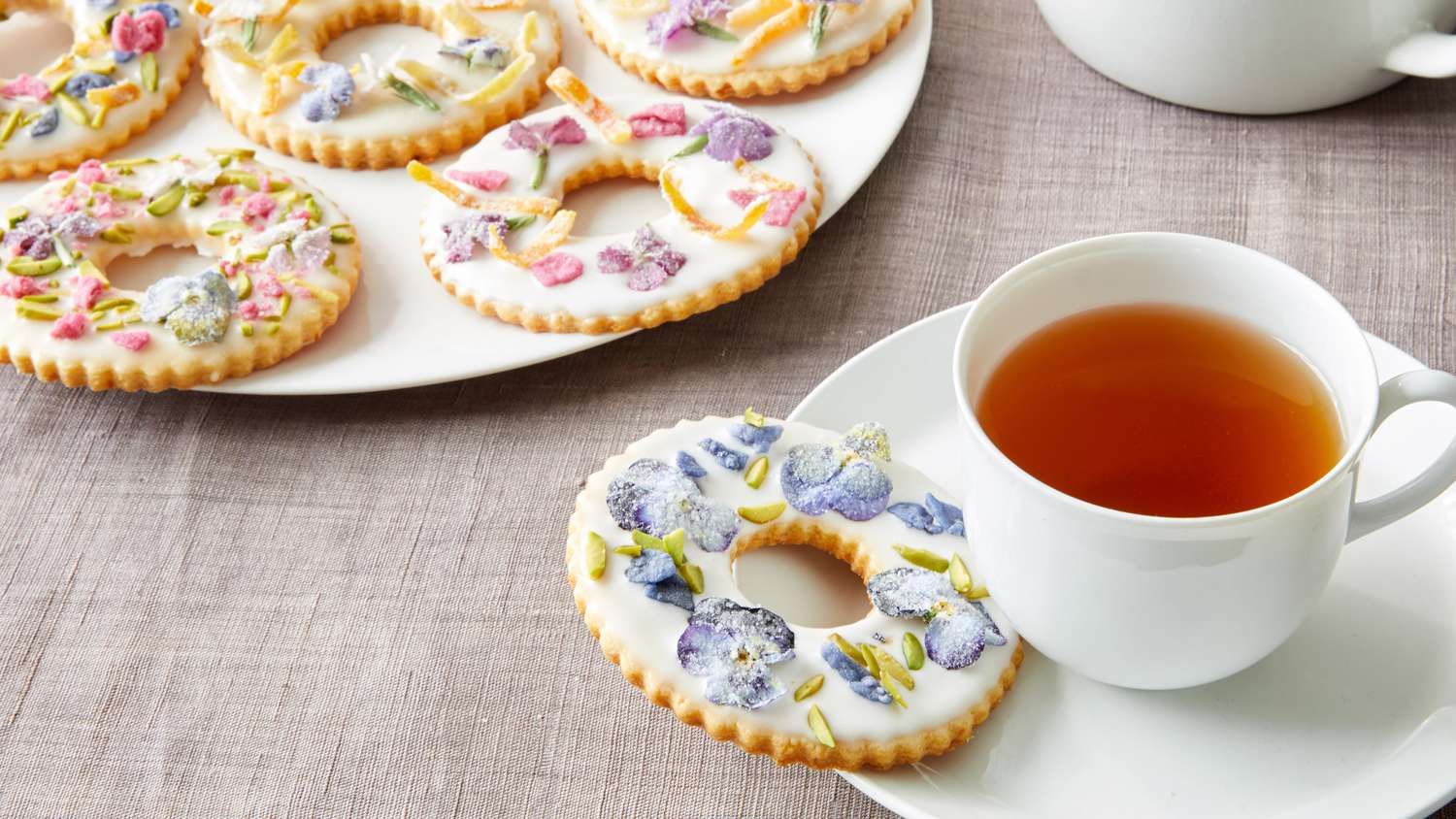 embellished wreaths cookies martha bakes tea