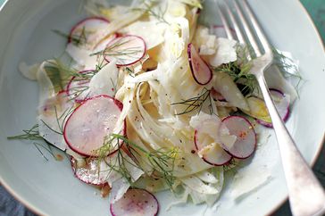 shaved-radish-fennel-parmesan-salad-mbd107534.jpg