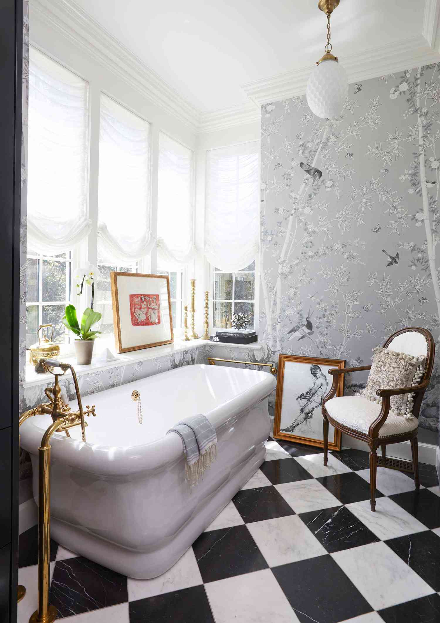 gray wallpaper for bathroom