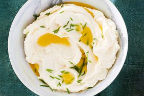 Sour-Cream &amp; Chive Mashed Potatoes