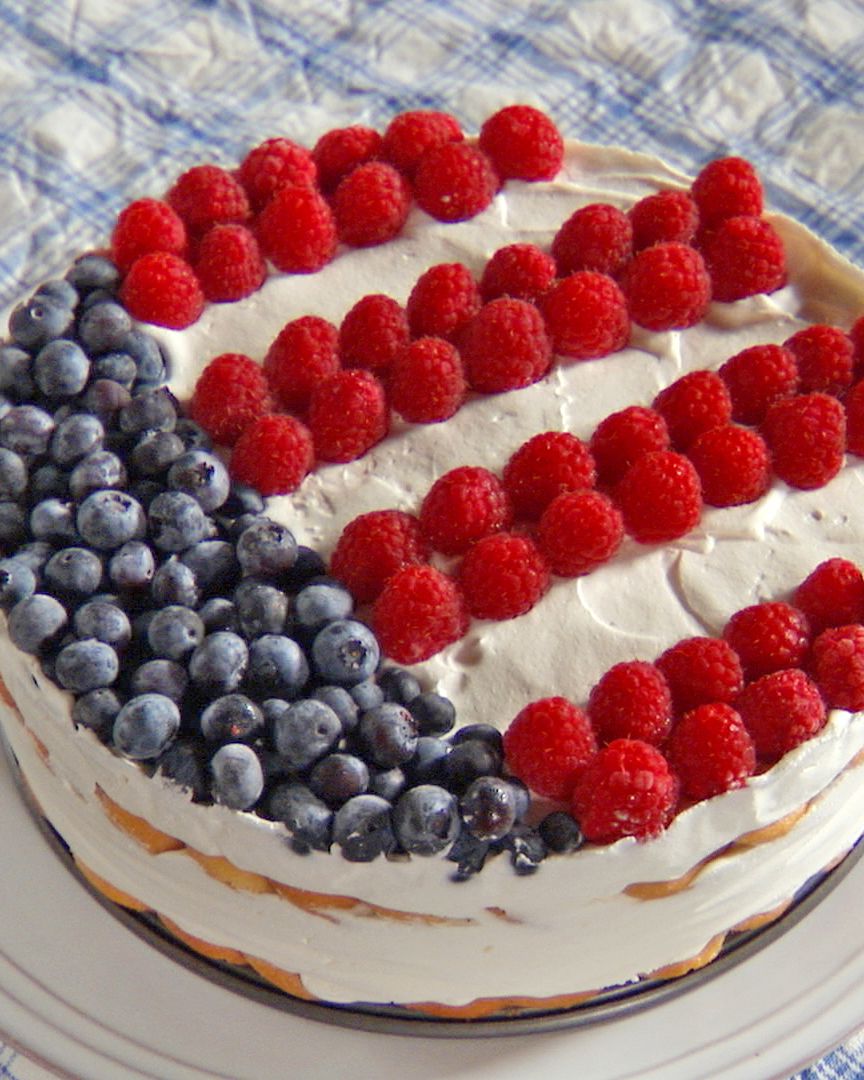 mh_1135_berry_flag_cake.jpg