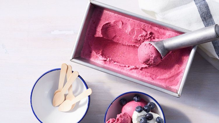 No-Churn Raspberry Frozen Yogurt