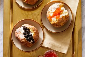 baked potatoes with crÃ¨me fraÃ®che and caviar