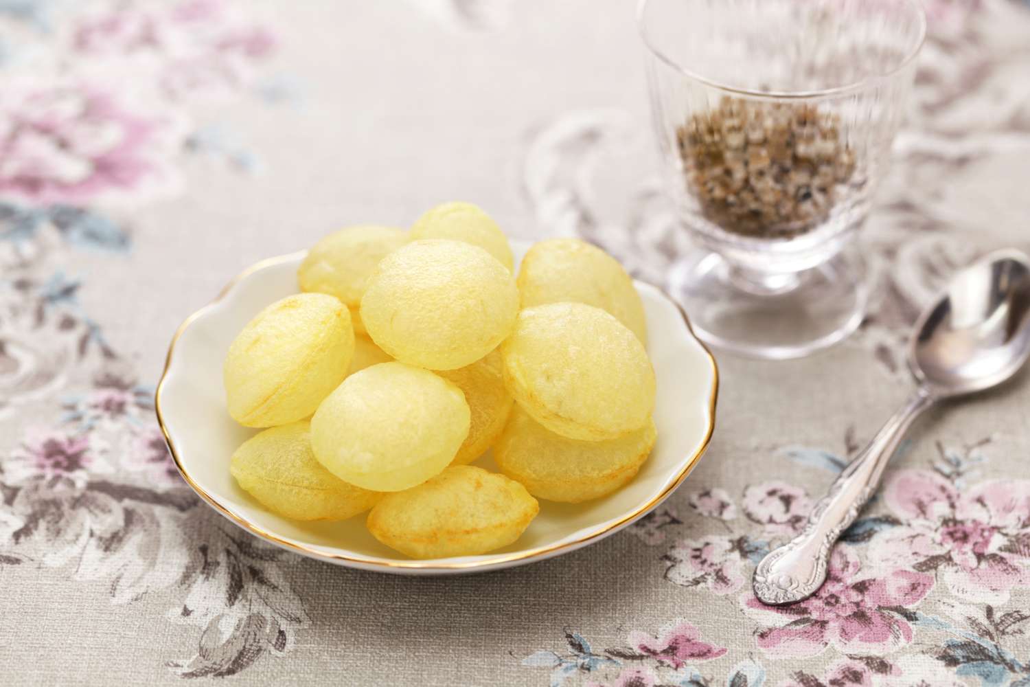 French puffed fried potatoes with truffle salt