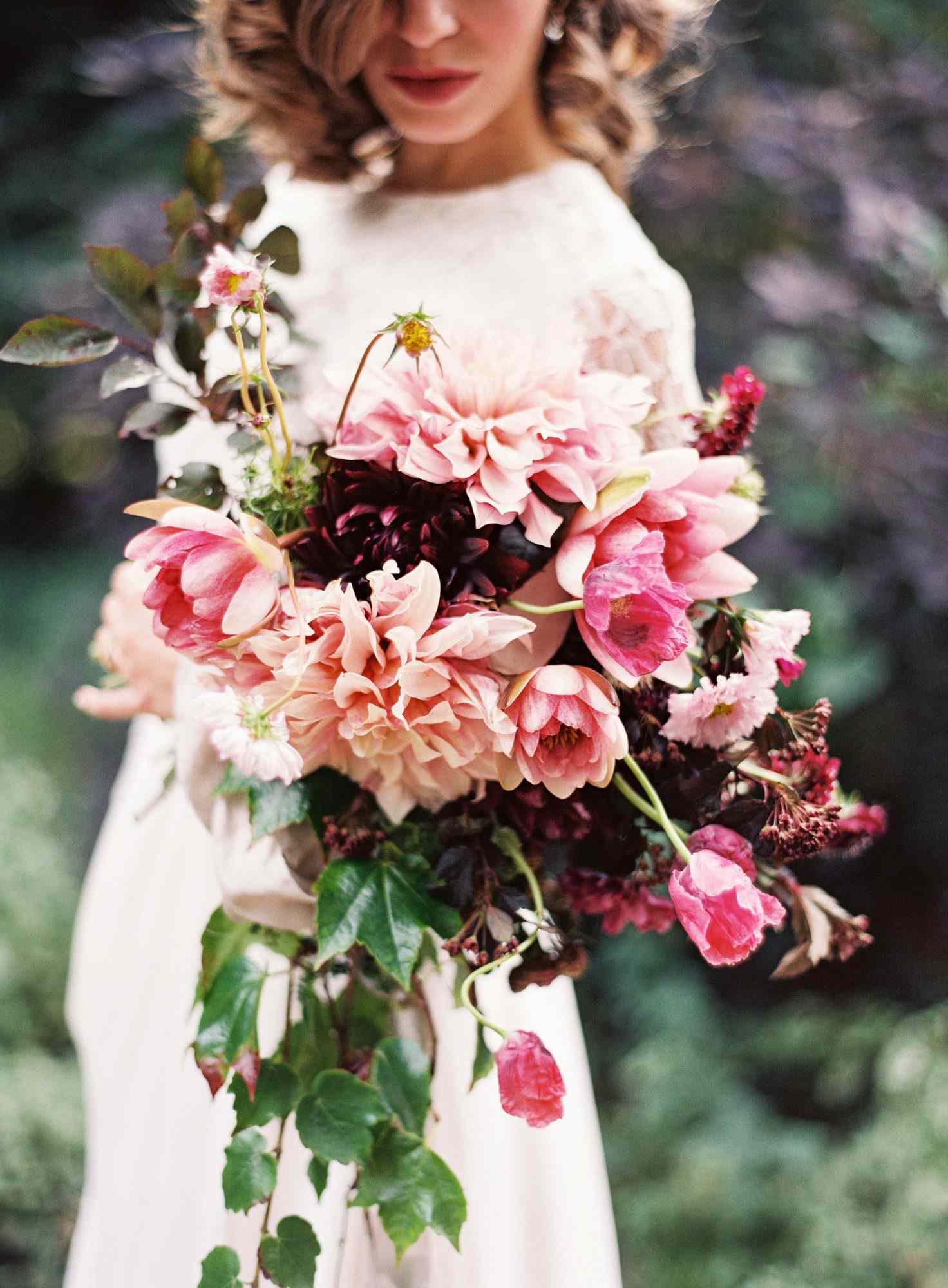 bride dahlia bouquet pink peach flowers